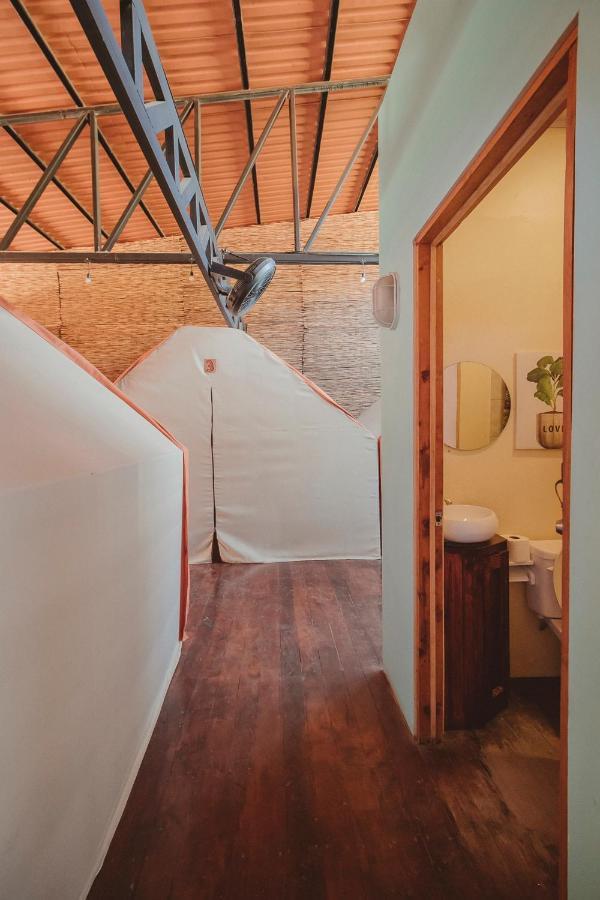 Habitat Surf Glamp Hotel Playa Santa Teresa  Bagian luar foto